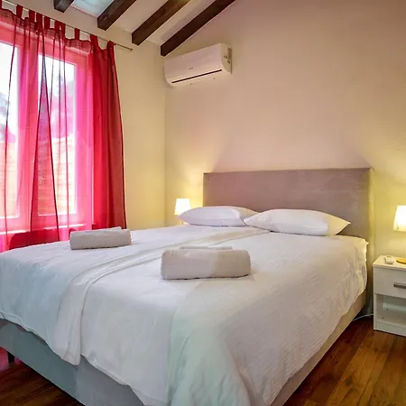 Villa Spadici 80m From The *