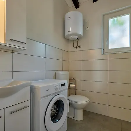 Spadici 80m From The Villa Porec