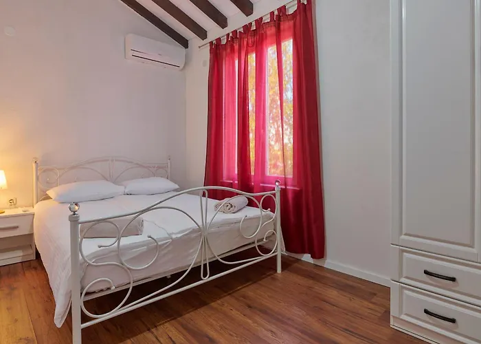 Spadici 80m From The Poreč