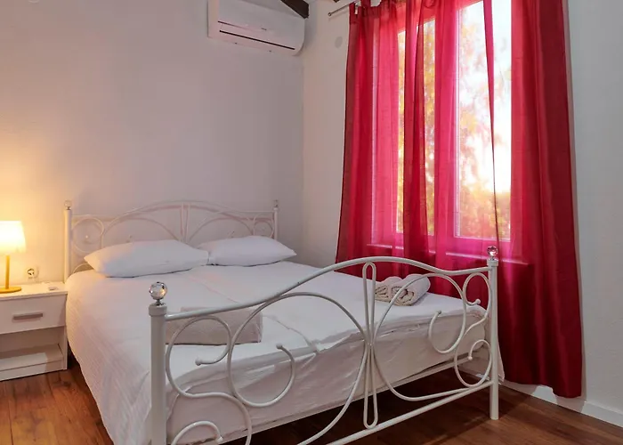 Spadici 80m From The Villa *