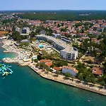 Spadici 80m From The Villa