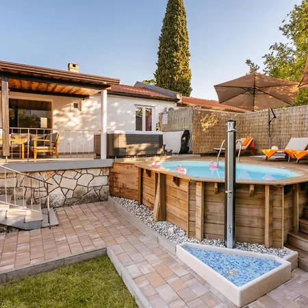 Villa Spadici 80m From The Poreč