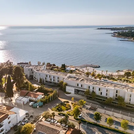 Spadici 80m From The Villa